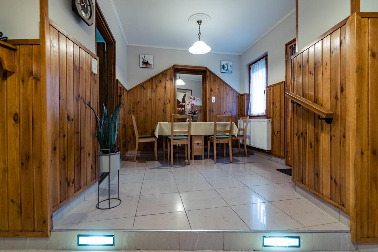 Estike Apartman Gyula Zewnętrze zdjęcie