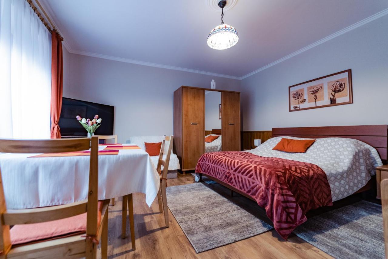 Estike Apartman Gyula Zewnętrze zdjęcie
