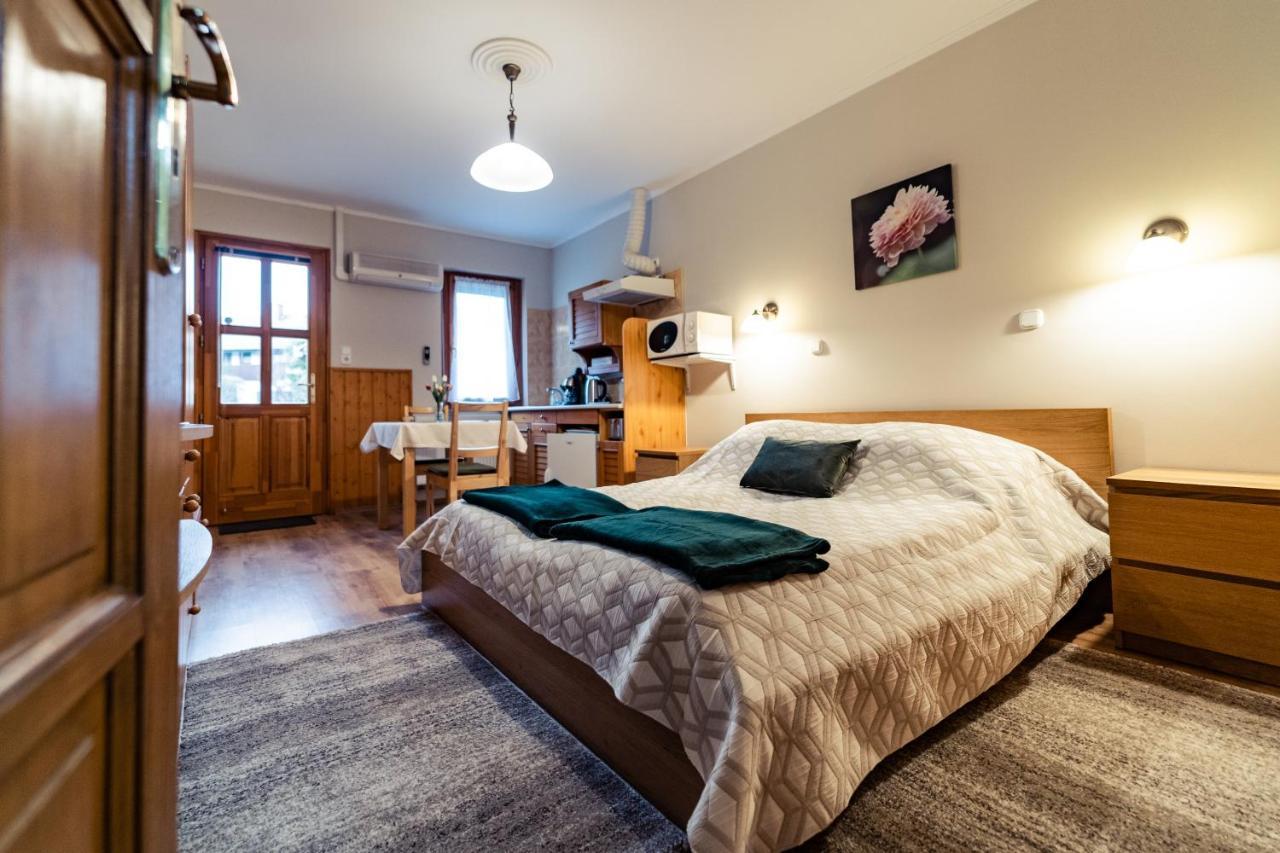 Estike Apartman Gyula Zewnętrze zdjęcie