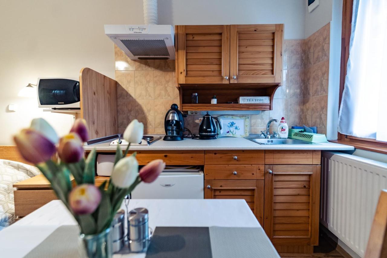 Estike Apartman Gyula Zewnętrze zdjęcie