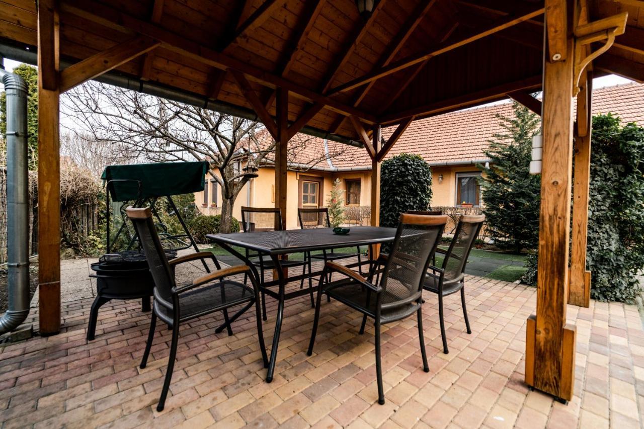 Estike Apartman Gyula Zewnętrze zdjęcie